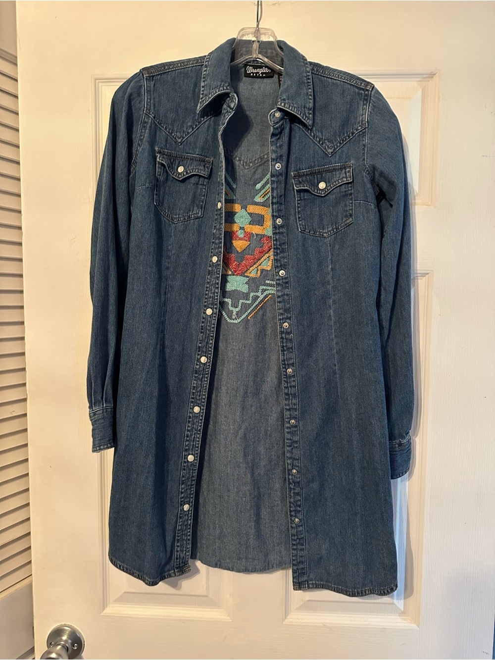 Wrangler Women’s Denim Longline Western Shirt
